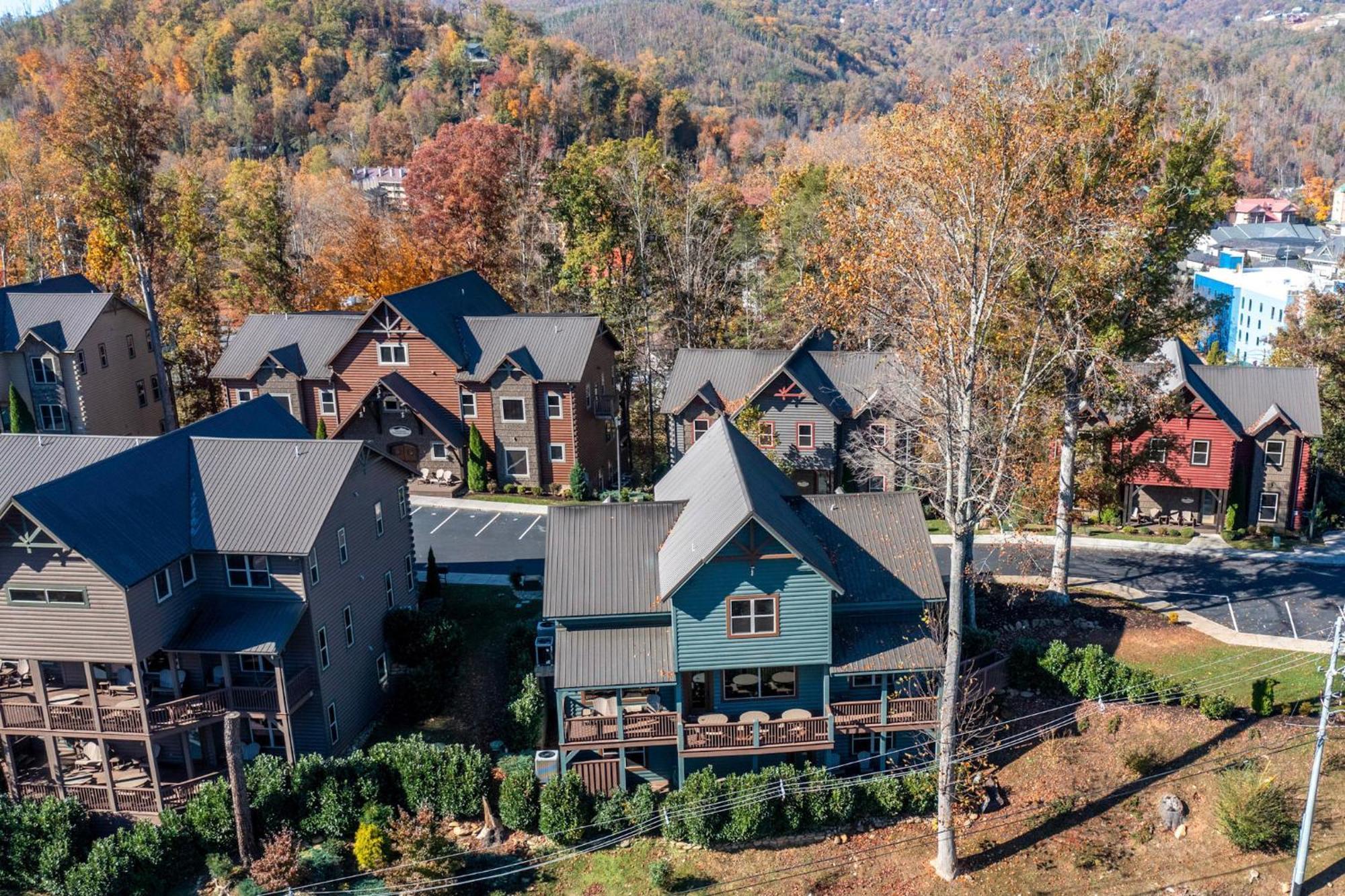 Villa The Majestic Pine Retreat By Stony Brook Cabins Gatlinburg Exterior foto