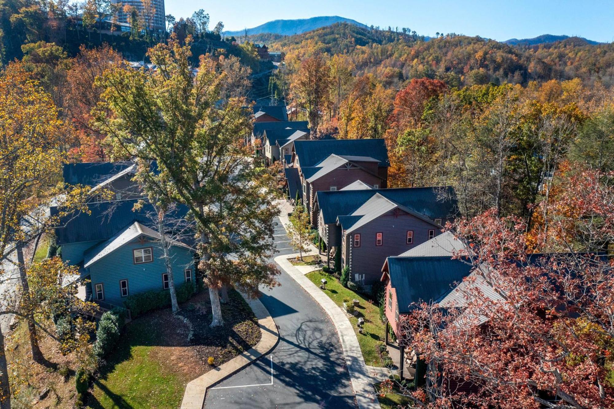 Villa The Majestic Pine Retreat By Stony Brook Cabins Gatlinburg Exterior foto